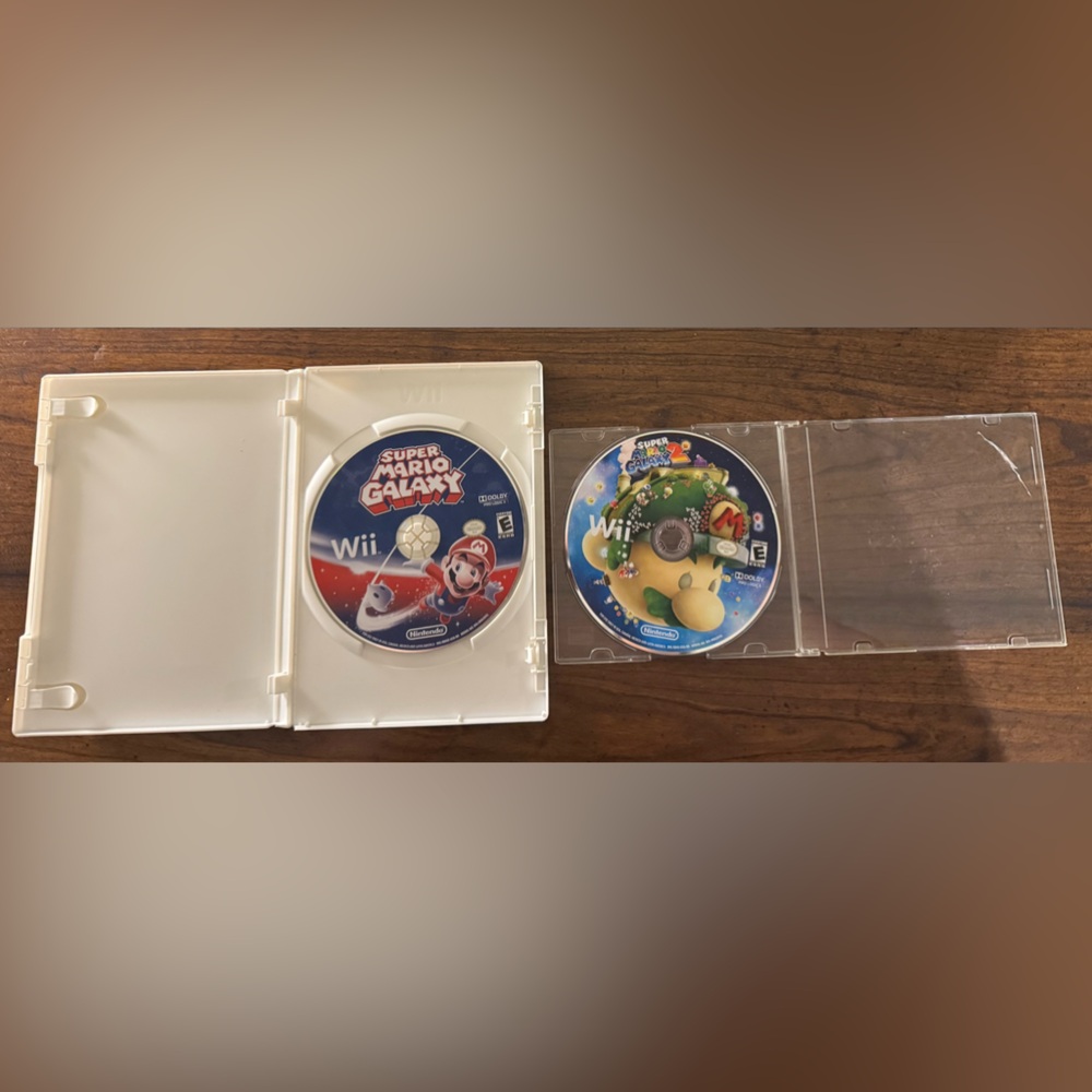 Nintendo Wii Super Mario Galaxy 1+2 Bundle